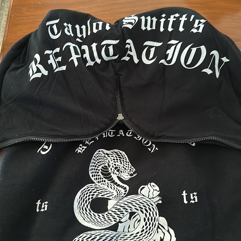 Taylor Swift Reputation Tour hoodie